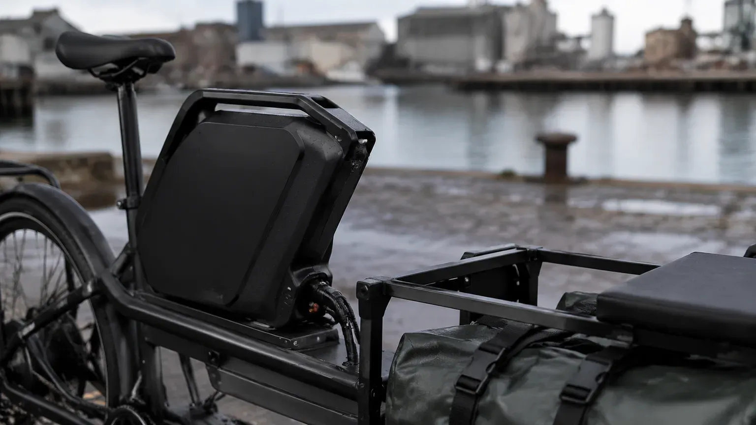 Utility cargo e-bike battery pack ready for loaded urban hauling